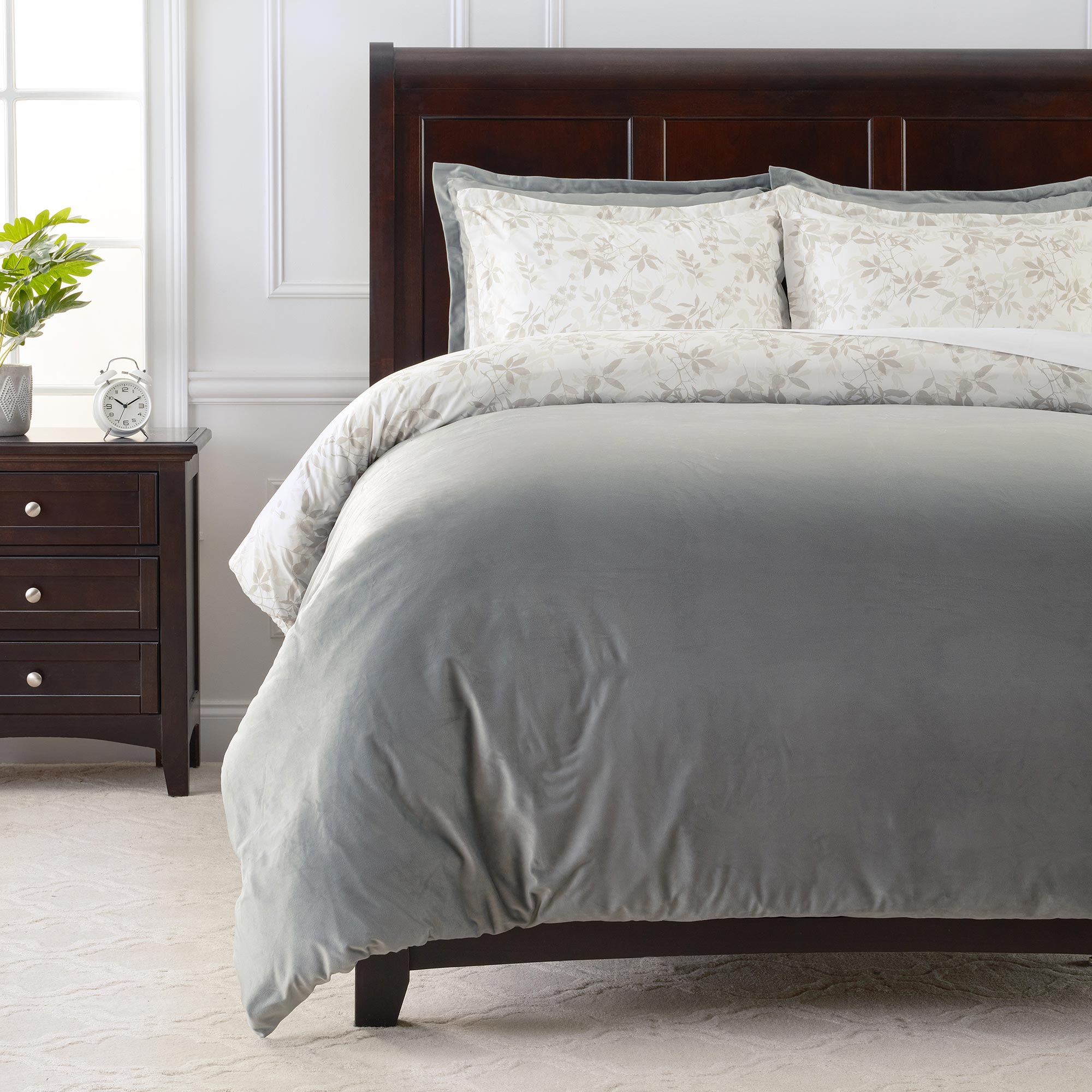 Chanasya 3-Piece Reversible Ultra Soft Brushed Microfiber Velvet Bedding Comforter Duvet Cover Set - Sage White Green Foliage Leaves Print - (1 Duvet Cover & 4 Pillow Shams) - Twin Bed