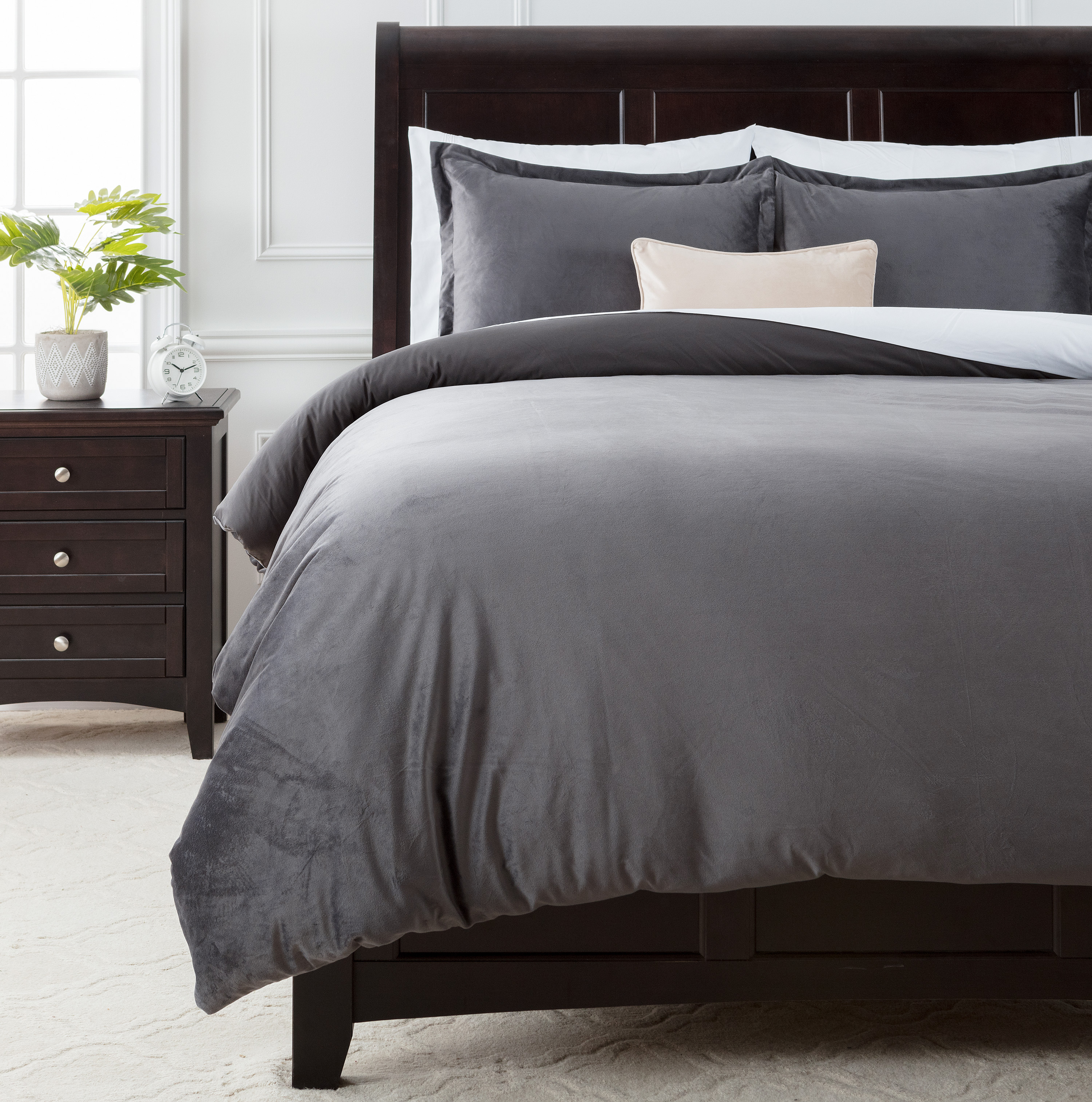 Chanasya Velvet Bedding Duvet Comforter Cover 3-Piece Solid Color Ultra Soft Luxury Set - Luxury Lightweight for All Season - Breathable Wrinkle Stain Resistant Machine Washable - Dark Gray King Size