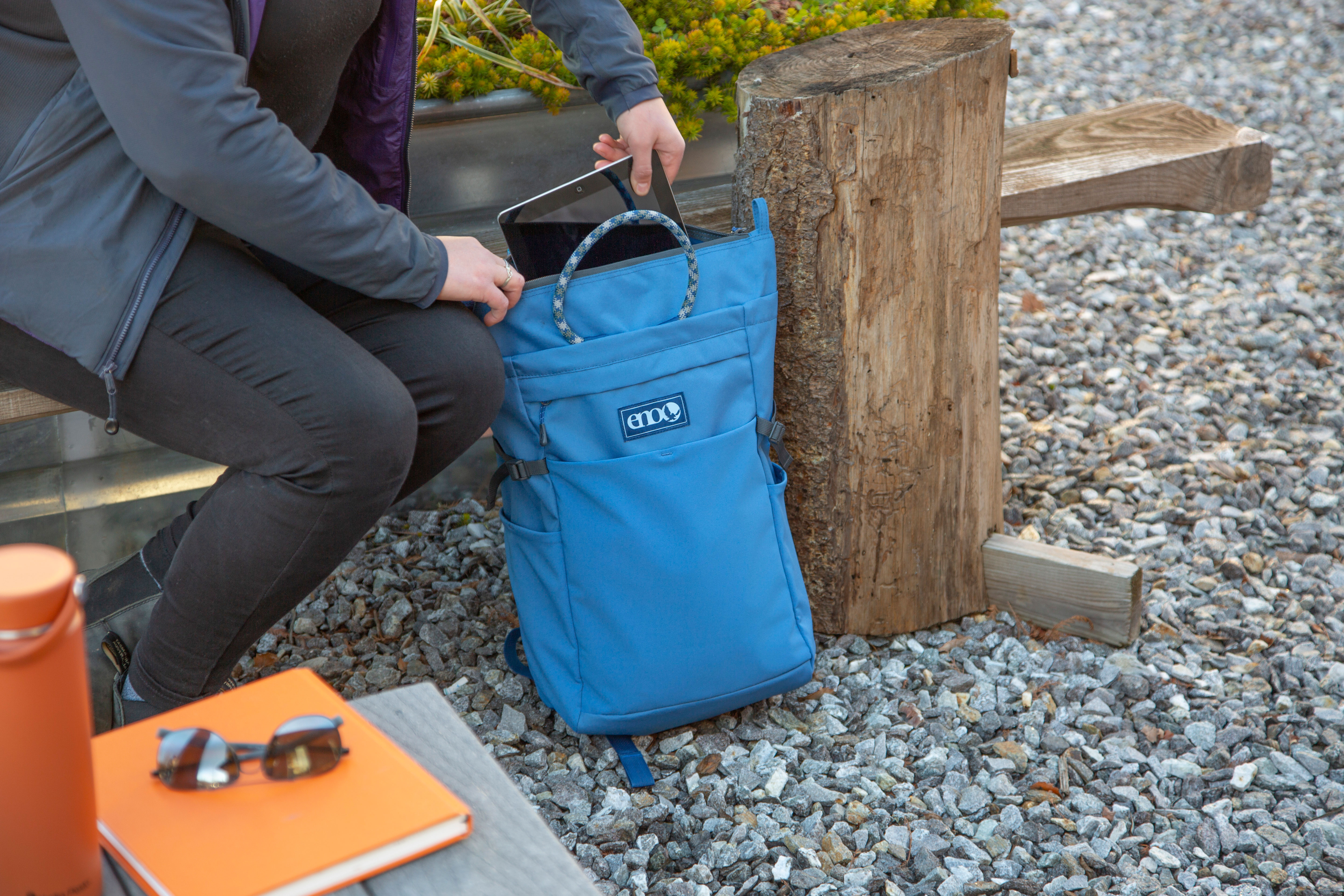 ENO Roan Tote Pack - 20L Outdoor Backpack for Men and Women - For Hiking - Moss - Picture 14 of 24